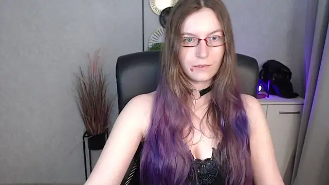 emmaxDelight online show from 10-15-25, 05:28