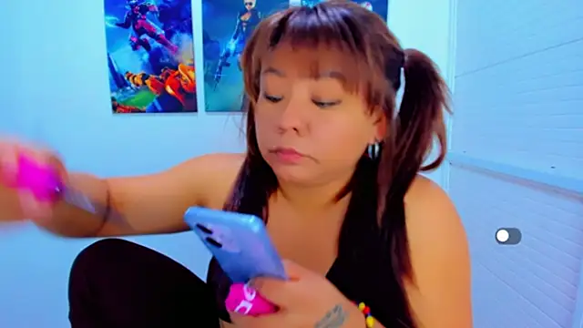 Snapshot of victoria_love89 chatting on 04-25-26, 02:58 victoria love89 online show from 04-25-26, 02:58