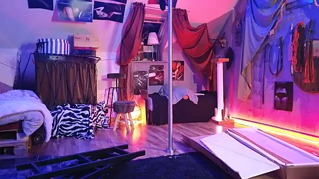 Snapshot of JoleneFuego chatting on 01-23-25, 05:31 JoleneFuego online show from 01-23-25, 05:31