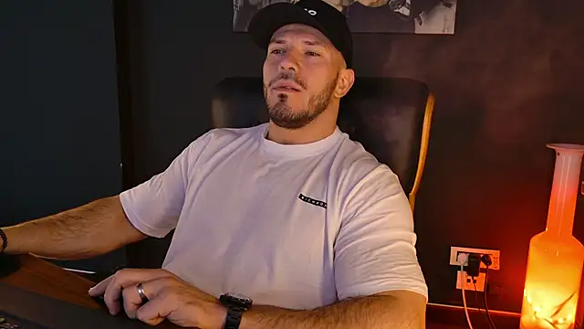 AngeloEric online show from 12-21-25, 08:16