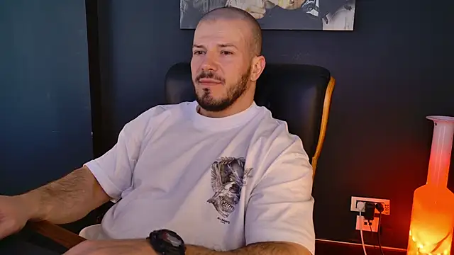 Snapshot of AngeloEric chatting on 02-04-26, 11:05 AngeloEric online show from 02-04-26, 11:05