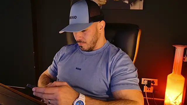 Snapshot of AngeloEric chatting on 02-13-26, 01:22 AngeloEric online show from 02-13-26, 01:22