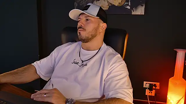 Snapshot of AngeloEric chatting on 01-17-26, 02:09 AngeloEric online show from 01-17-26, 02:09