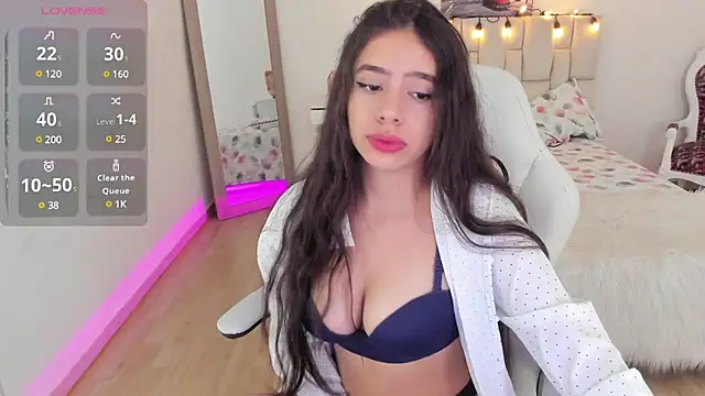 zoe turnner 18 online show from 03-10-25, 11:23