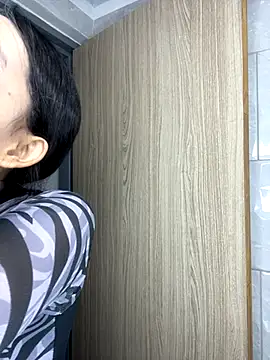 lilithTeen1  online show from 11-05-25, 08:12