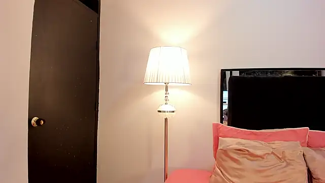 lilithTeen1  online show from 02-18-26, 04:32