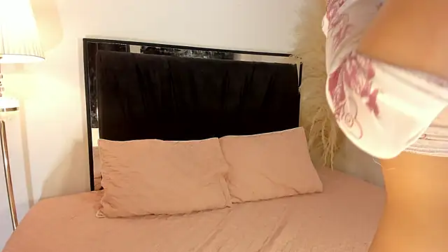 lilithTeen1  online show from 05-05-26, 02:25