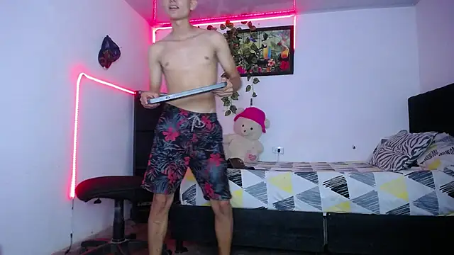 liamdaddystoy  online show from 10-07-25, 09:21