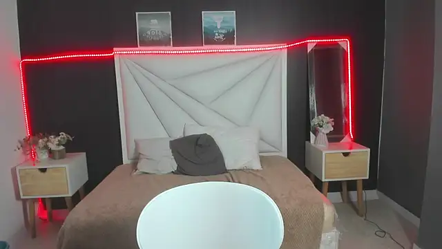 Lina Castle online show from 02-06-25, 03:59