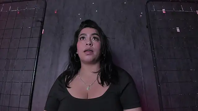 Carolina Arias online show from 10-17-25, 08:10