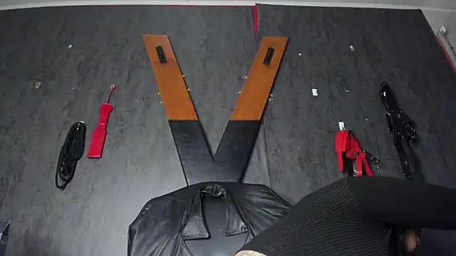 Carolina Arias online show from 03-20-25, 02:40