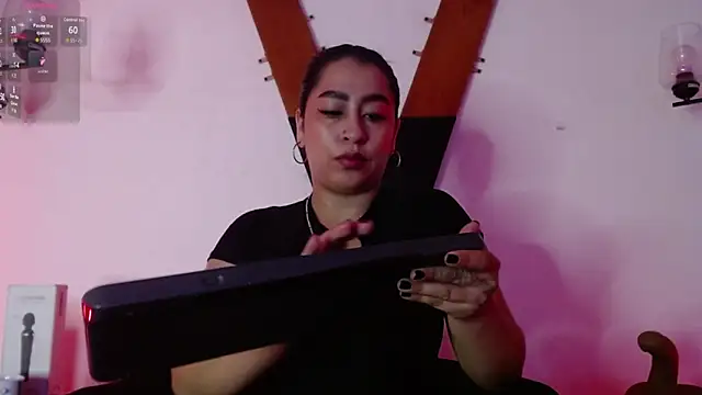 Carolina Arias online show from 09-15-25, 04:51