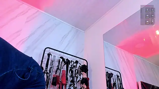 Carolina Arias online show from 02-13-26, 04:51