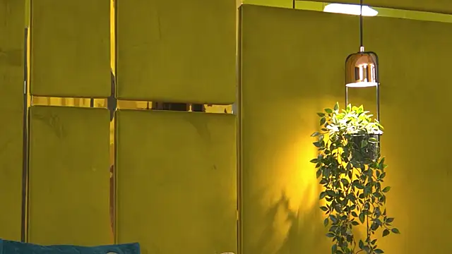 Snapshot of NattyDevon chatting on 10-13-25, 05:42 NattyDevon online show from 10-13-25, 05:42