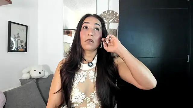 Snapshot of electra_hunt chatting on 06-27-26, 01:55 electra hunt online show from 06-27-26, 01:55