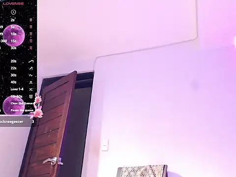 AliciaChelios online show from 04-10-26, 12:50