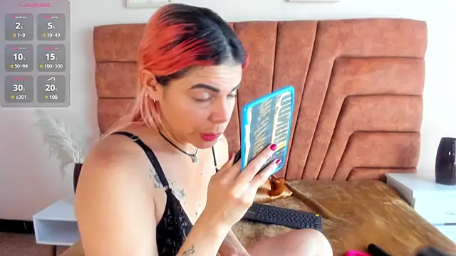 Snapshot of NIKI_SANTANA chatting on 03-15-25, 04:02 NIKI SANTANA online show from 03-15-25, 04:02