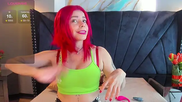 Snapshot of NIKI_SANTANA chatting on 10-15-25, 03:49 NIKI SANTANA online show from 10-15-25, 03:49