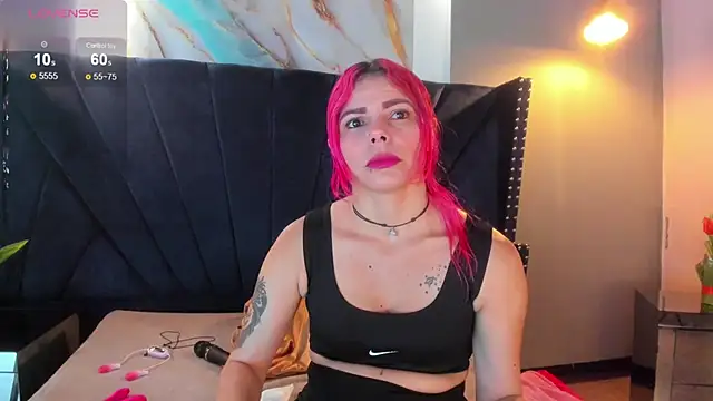 Snapshot of NIKI_SANTANA chatting on 09-19-25, 03:43 NIKI SANTANA online show from 09-19-25, 03:43
