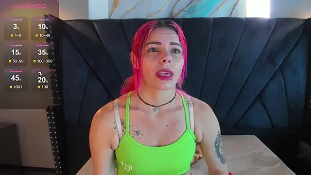 Snapshot of NIKI_SANTANA chatting on 10-02-25, 03:43 NIKI SANTANA online show from 10-02-25, 03:43