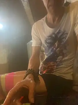 laye19 online show from 10-18-25, 01:18