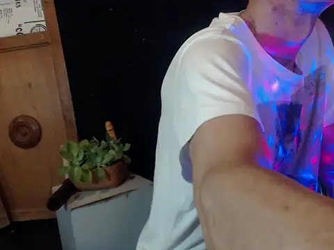 laye19 online show from 10-04-25, 04:36