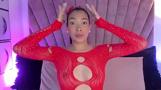 KarolRojas  online show from 10-23-25, 03:27