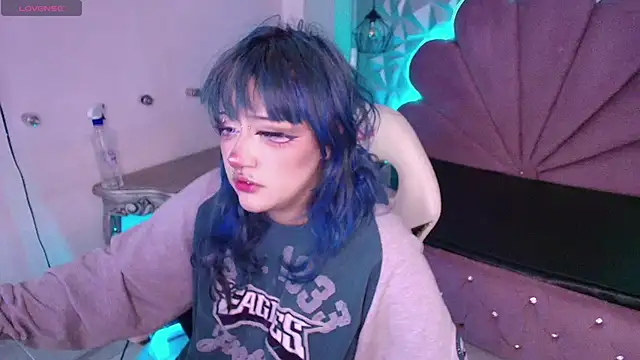 toky doll online show from 10-10-25, 12:11