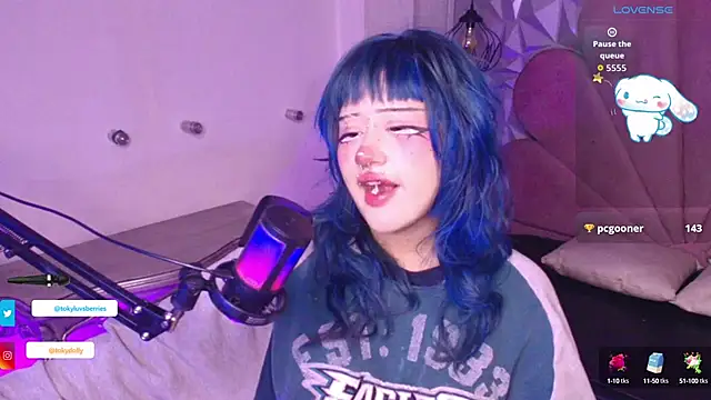 toky doll online show from 09-22-25, 09:10