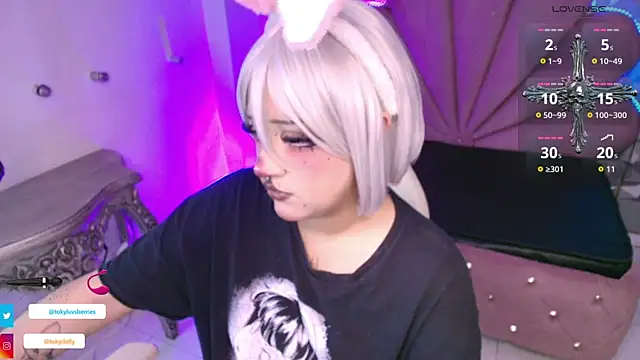 toky doll online show from 10-17-25, 08:54