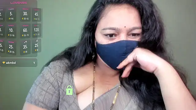 Snapshot of neelu-hoty chatting on 06-10-26, 08:37 neelu-hoty online show from 06-10-26, 08:37