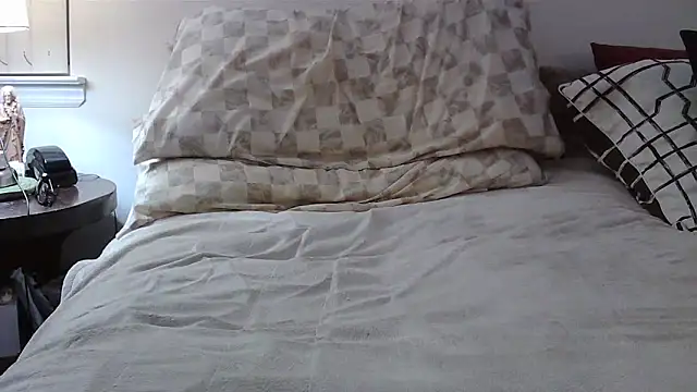 Hand69someguy online show from 10-26-25, 02:45