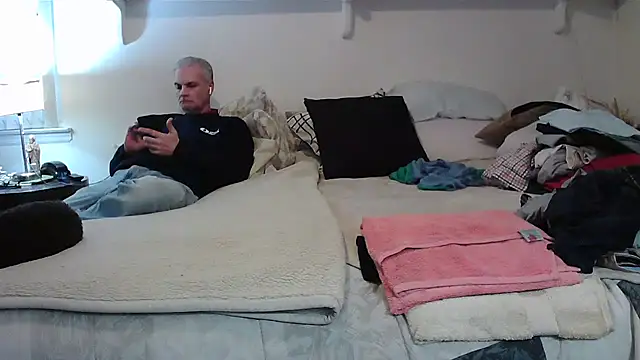 Hand69someguy online show from 11-24-25, 09:04