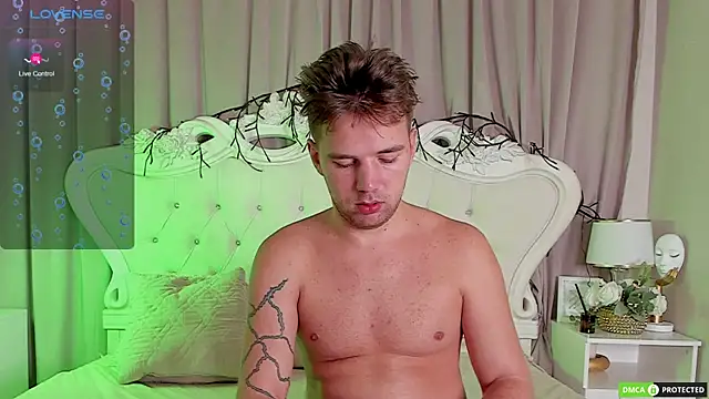 ArthurWhitee online show from 01-17-26, 03:32