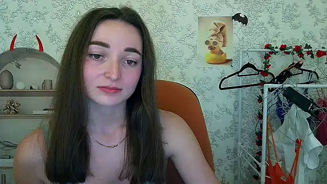  Barbie Kiss  online show from 11-01-25, 10:47