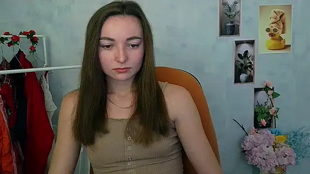  Barbie Kiss  online show from 12-03-25, 08:47