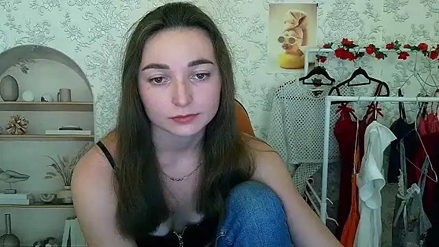  Barbie Kiss  online show from 11-10-25, 04:12