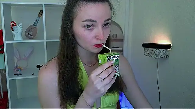  Barbie Kiss  online show from 05-25-26, 04:28
