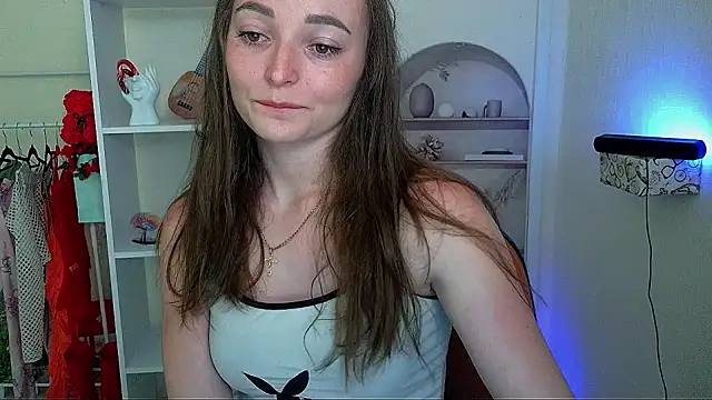  Barbie Kiss  online show from 06-08-26, 04:29