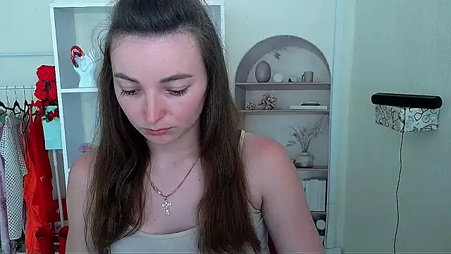  Barbie Kiss  online show from 06-12-26, 12:47