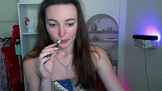  Barbie Kiss  online show from 06-17-26, 03:11