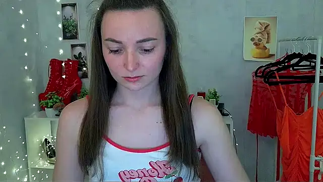  Barbie Kiss  online show from 05-06-26, 01:04