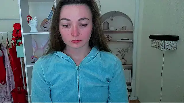  Barbie Kiss  online show from 05-31-26, 02:45