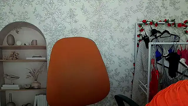  Barbie Kiss  online show from 09-13-25, 03:12