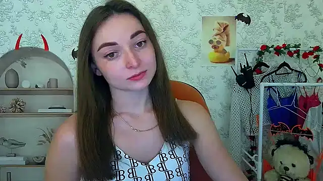  Barbie Kiss  online show from 10-28-25, 02:27