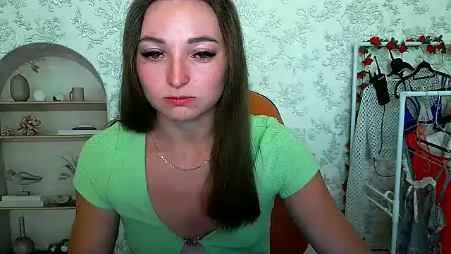  Barbie Kiss  online show from 09-12-25, 05:40