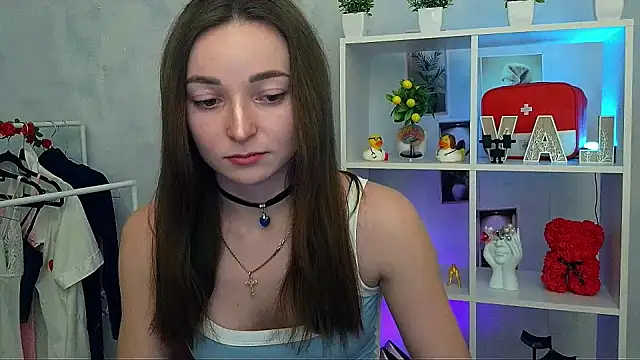  Barbie Kiss  online show from 02-08-26, 04:26