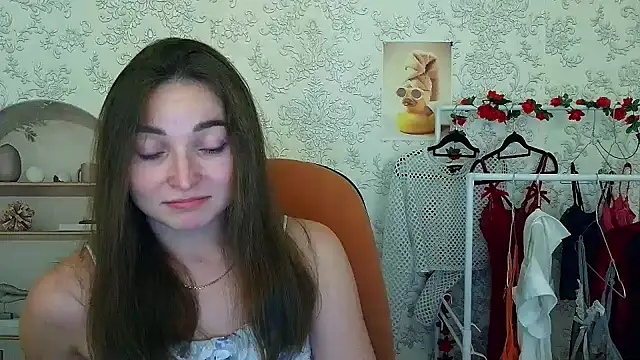  Barbie Kiss  online show from 11-09-25, 05:28