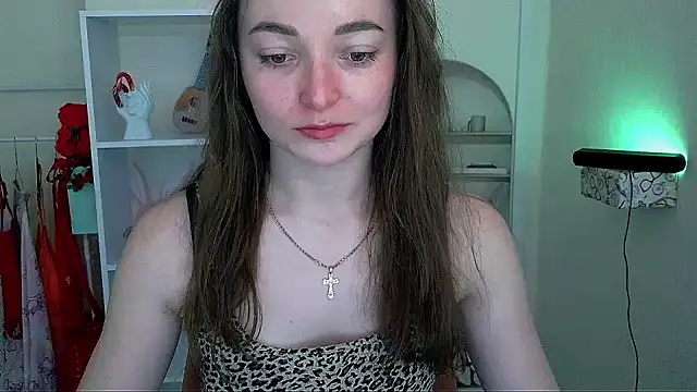  Barbie Kiss  online show from 05-11-26, 09:32