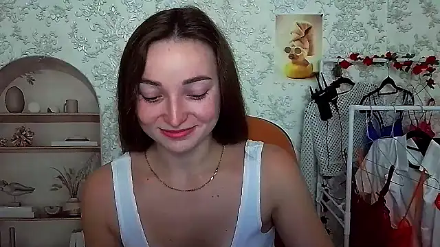  Barbie Kiss  online show from 10-12-25, 02:18